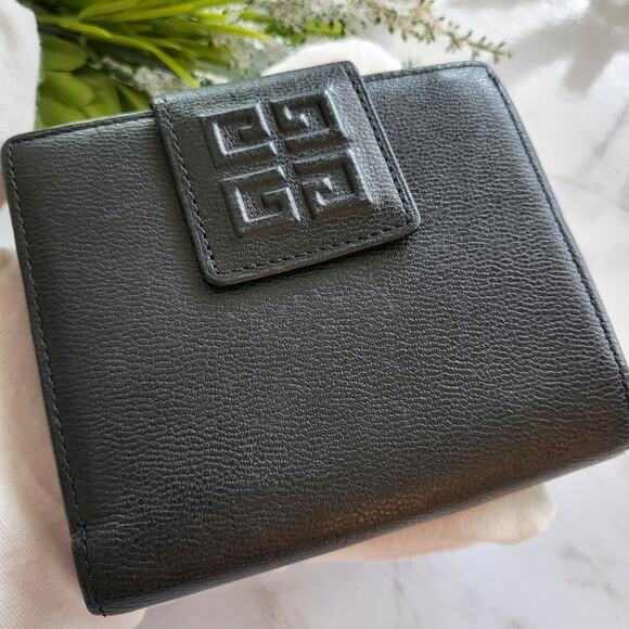 AUTHENTIC GIVENCHY COMPACT BLACK LEATHER BIFOLD WALLET 4G EMBLEM - Picture 9 of 16